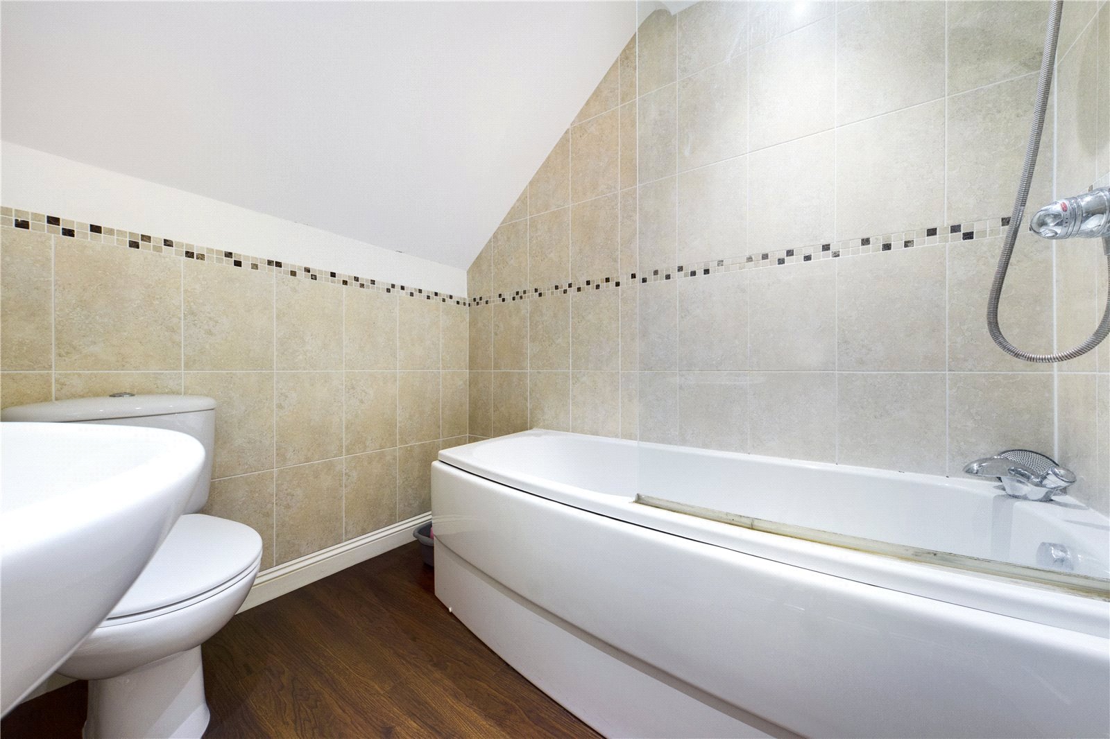 4 bedroom House to let in Pamber Heath, Tadley