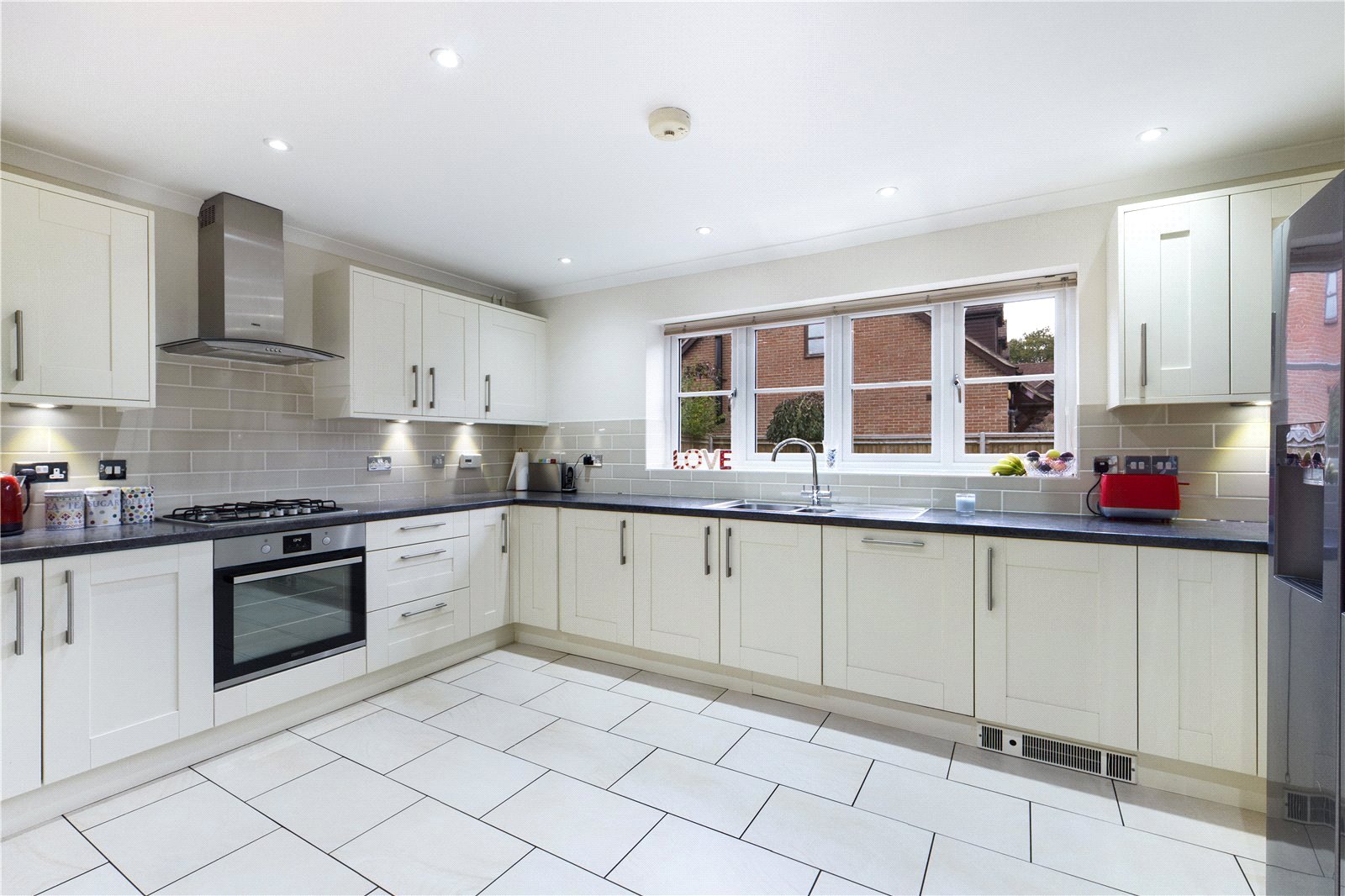 4 bedroom House to let in Pamber Heath, Tadley