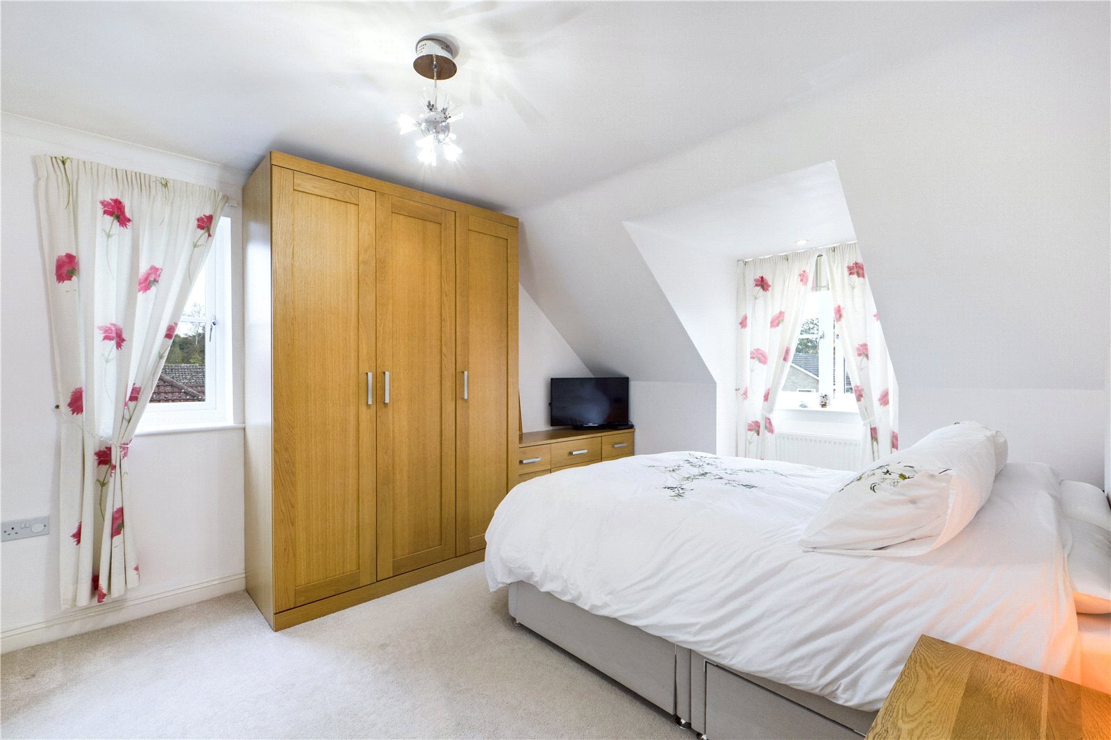 4 bedroom House to let in Pamber Heath, Tadley