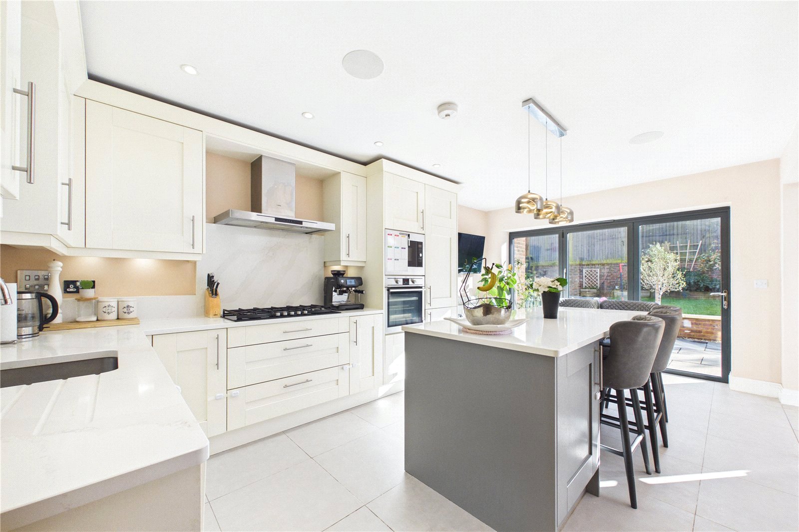 5 bedroom House to let in Tilehurst, Reading, Berkshire