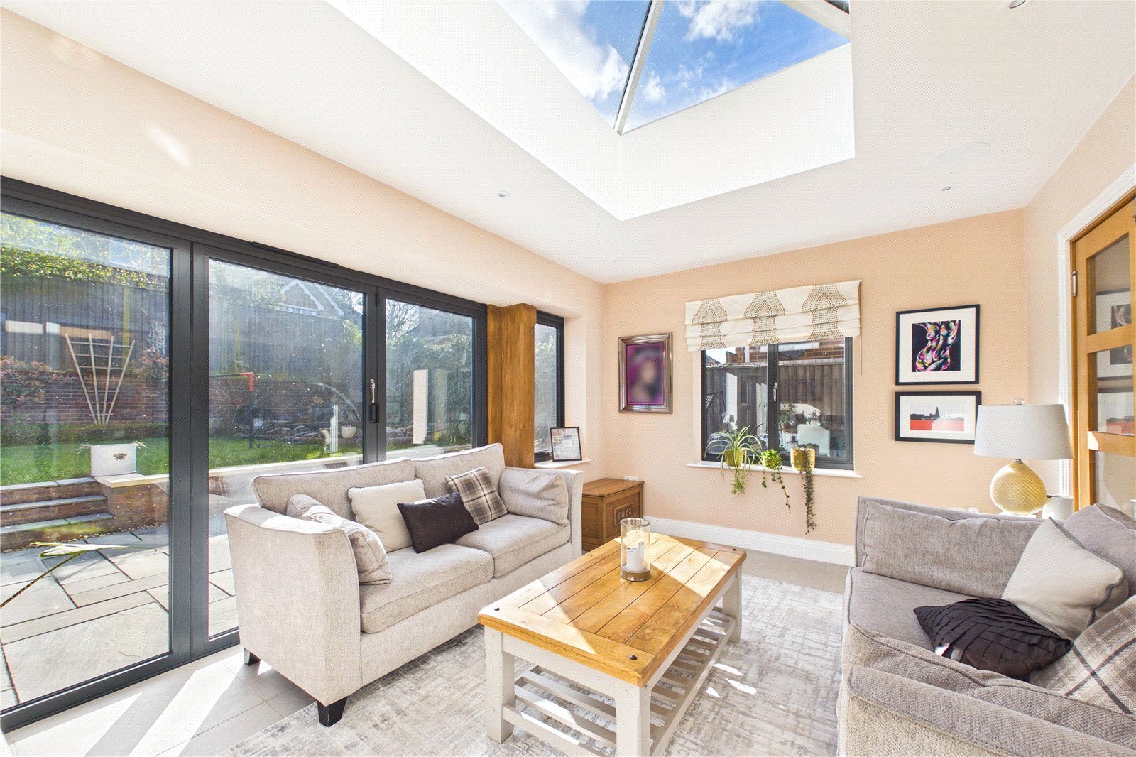 5 bedroom House to let in Tilehurst, Reading, Berkshire