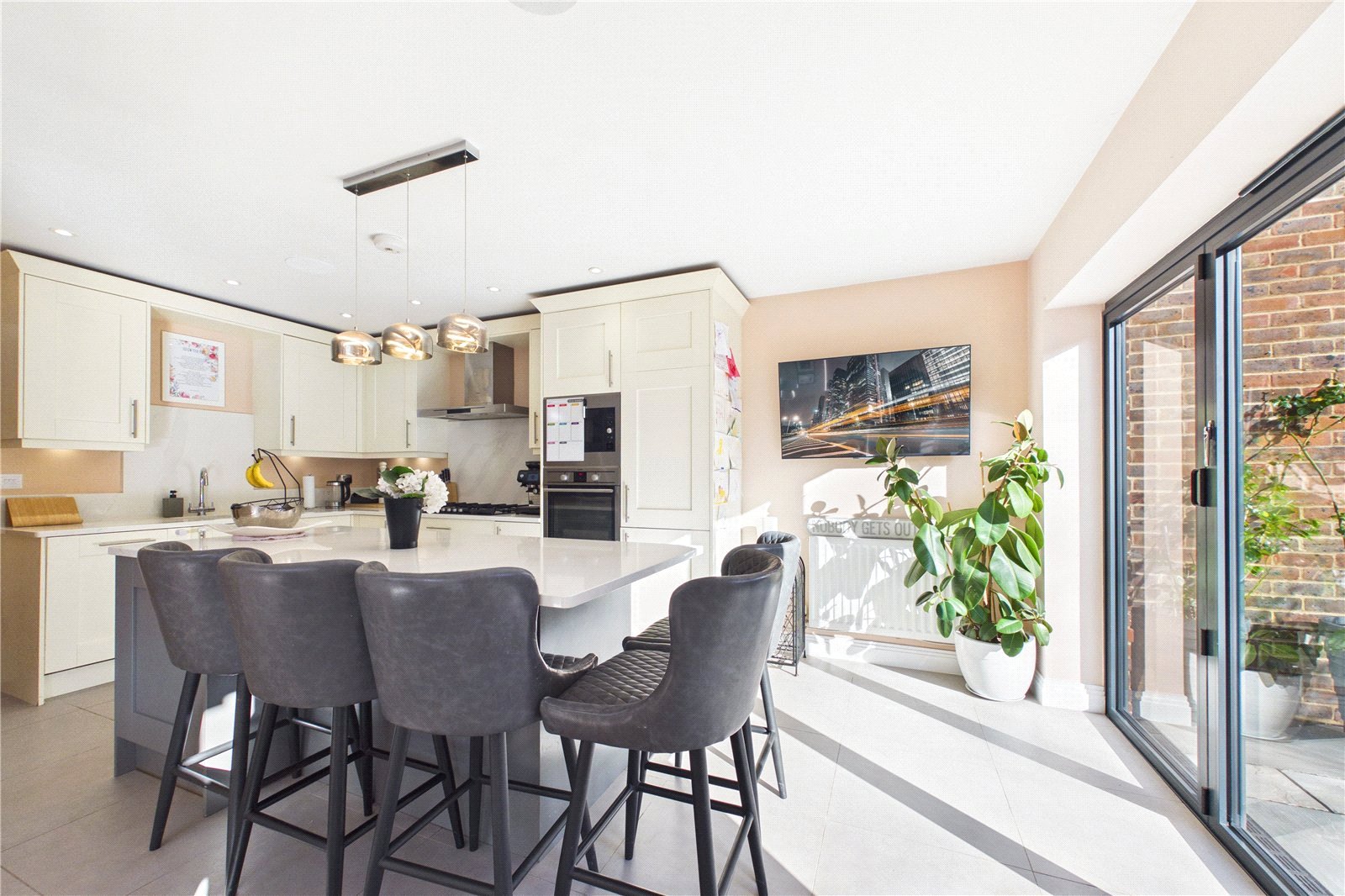 5 bedroom House to let in Tilehurst, Reading, Berkshire