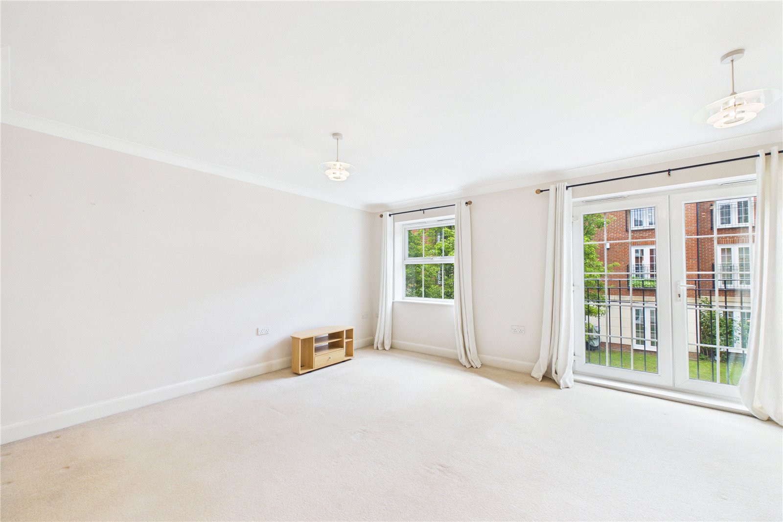 2 bedroom Flat to let in Newbury, Berkshire