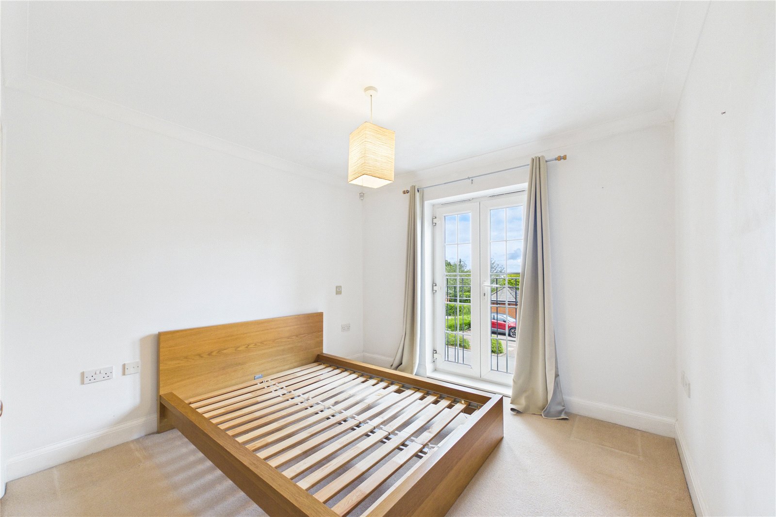 2 bedroom Flat to let in Newbury, Berkshire