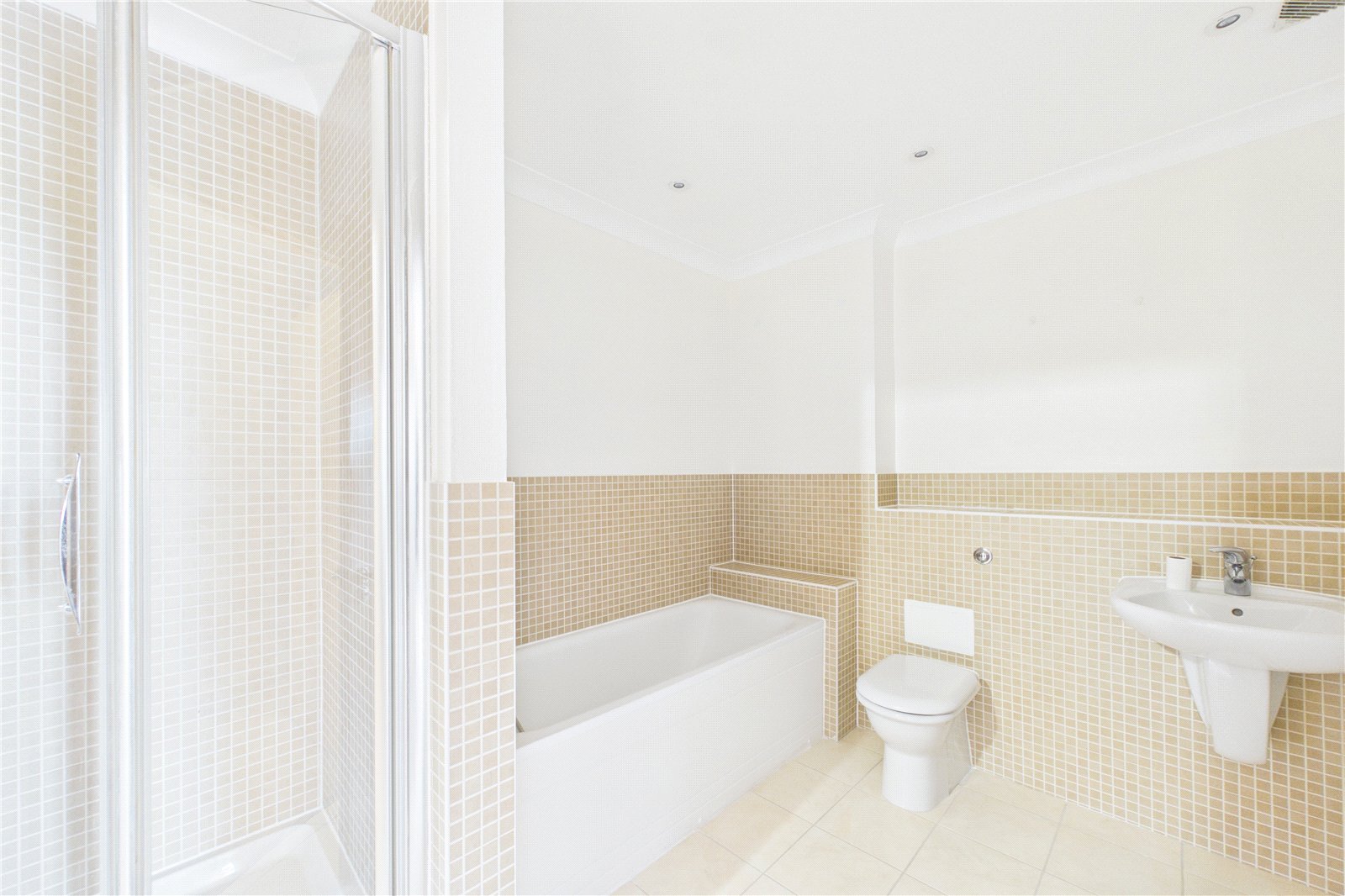 2 bedroom Flat to let in Newbury, Berkshire