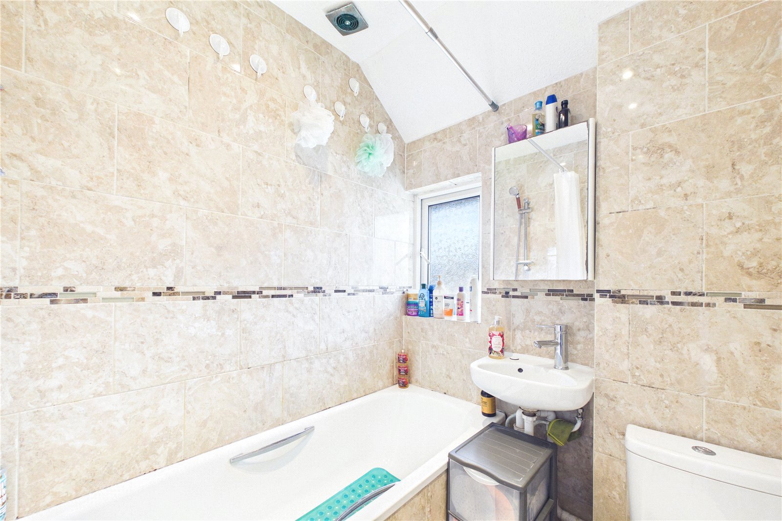 3 bedroom House to let in Newbury, Berkshire