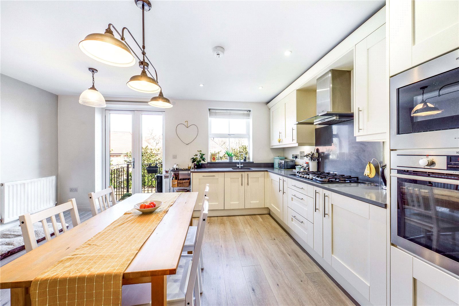 4 bedroom House to let in Tilehurst, Reading, Berkshire