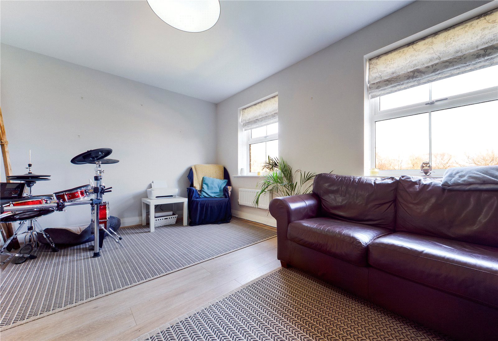 4 bedroom House to let in Tilehurst, Reading, Berkshire