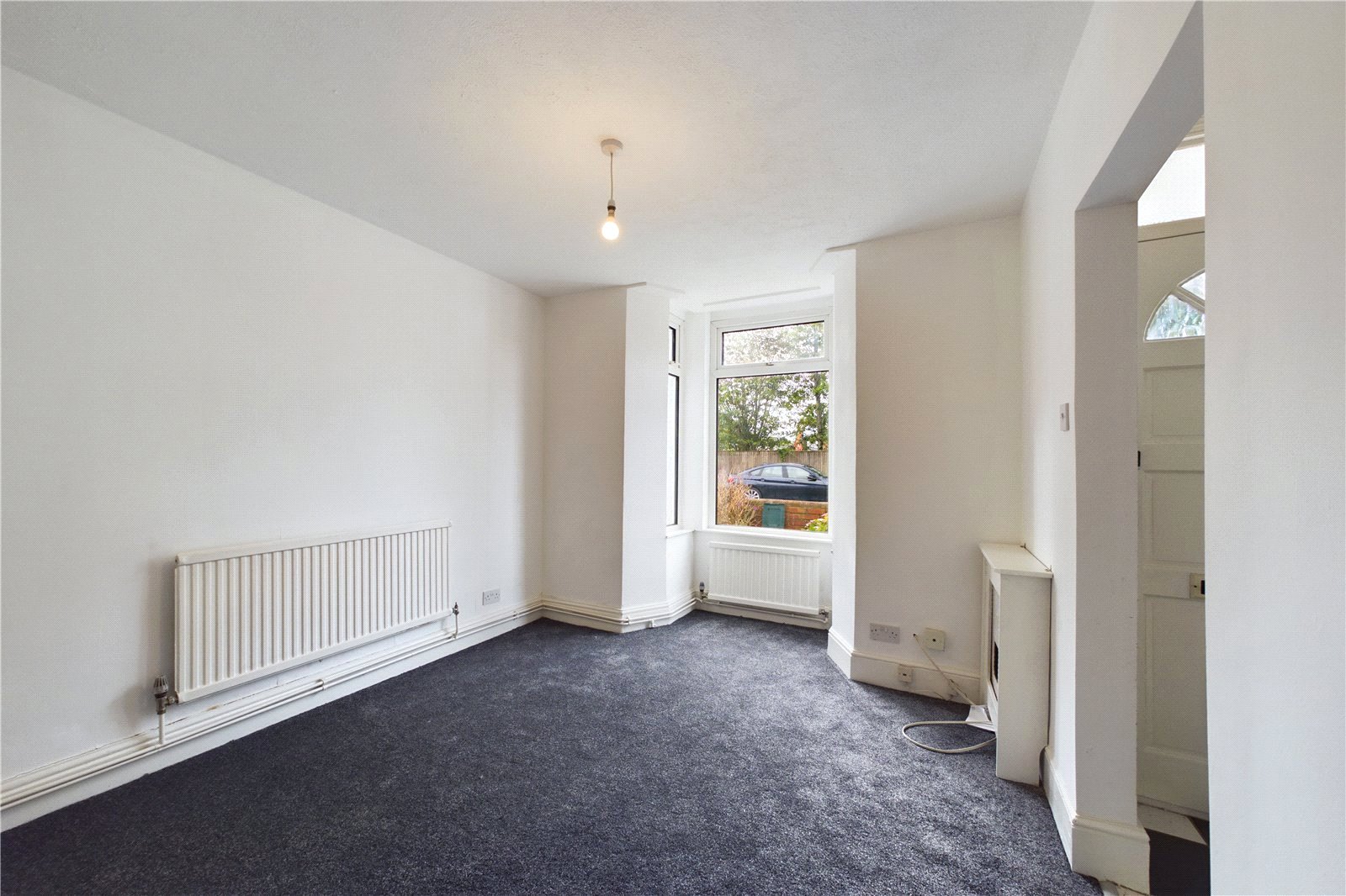 2 bedroom House to let in Newbury, Berkshire