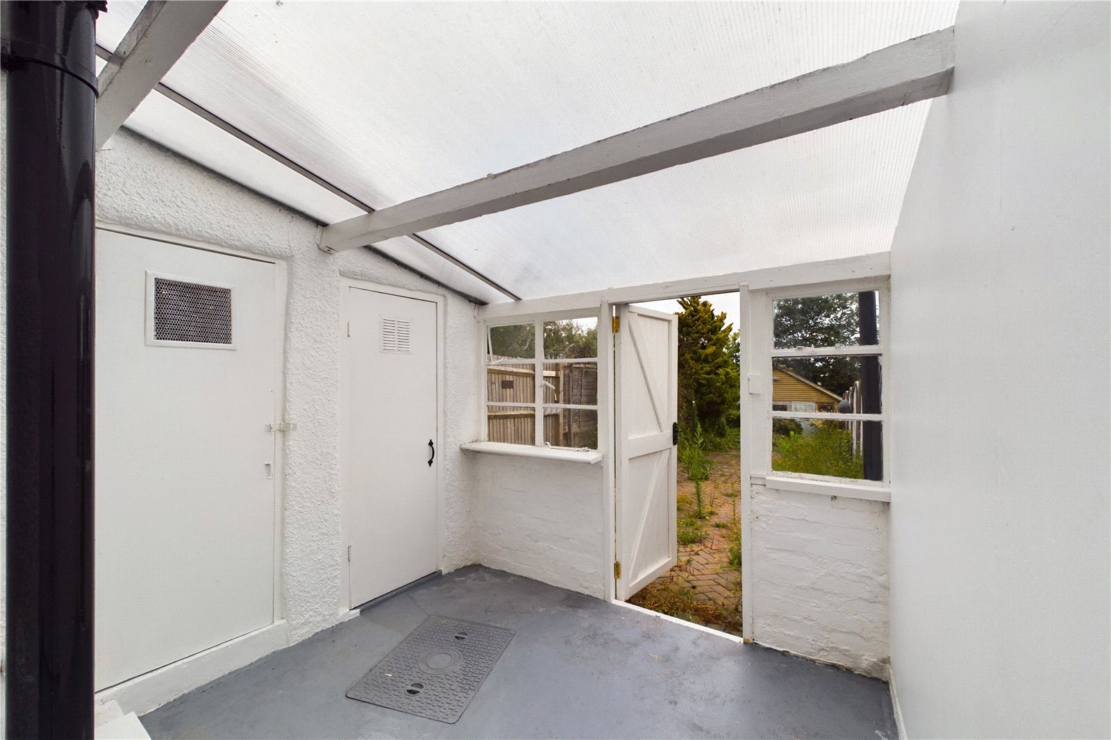 2 bedroom House to let in Newbury, Berkshire