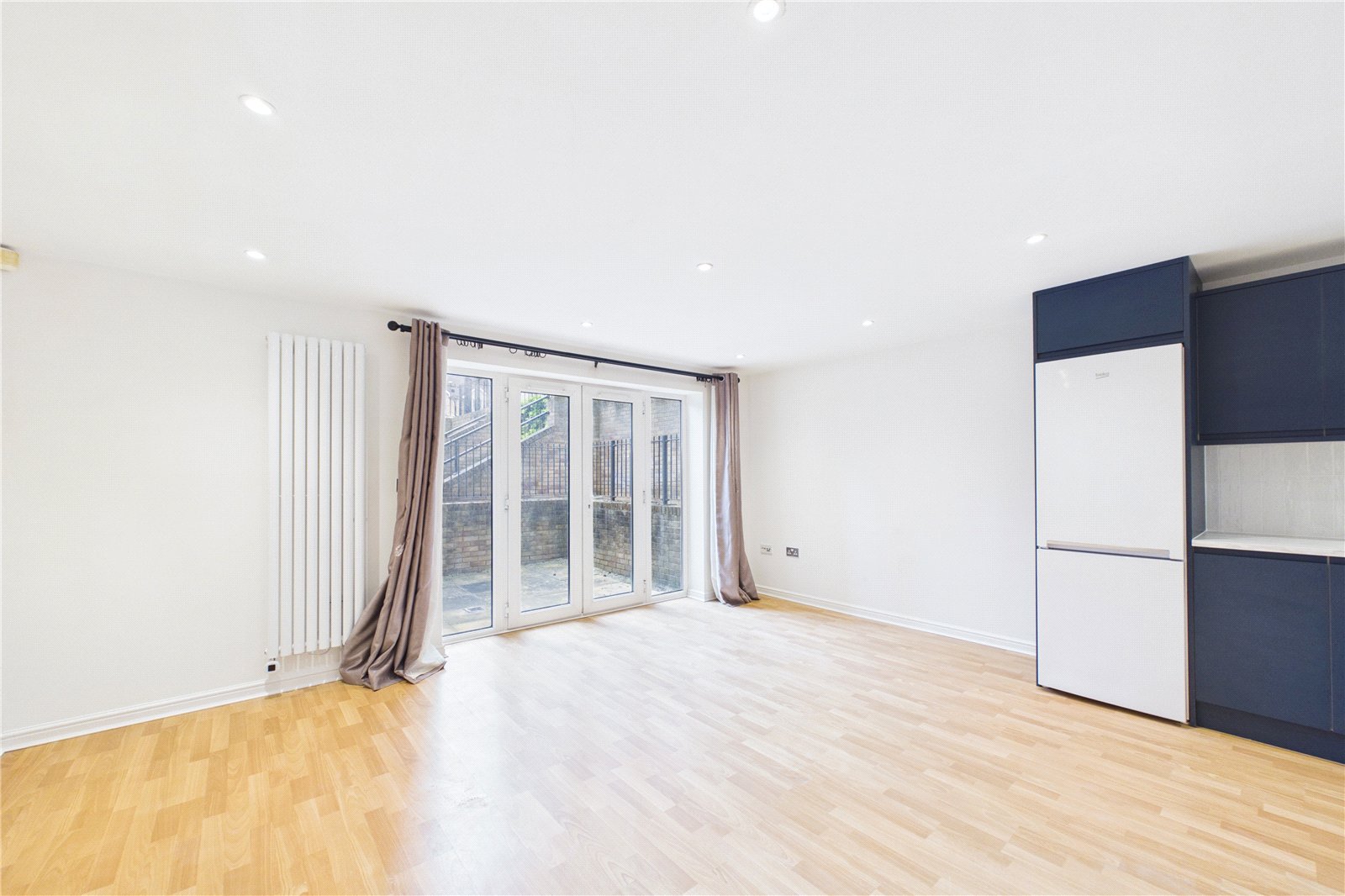 2 bedroom Flat to let in Reading, Berkshire