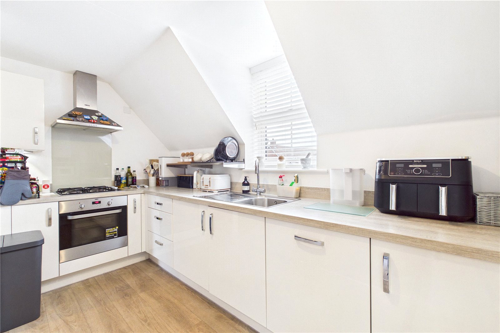 2 bedroom Flat to let in Newbury, Berkshire