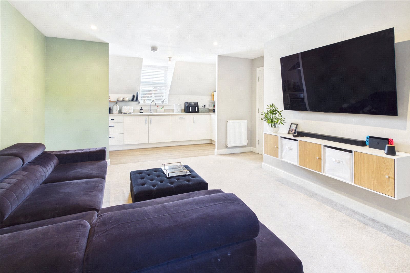 2 bedroom Flat to let in Newbury, Berkshire