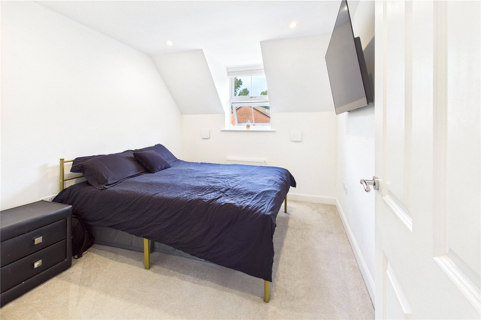 2 bedroom Flat to let in Newbury, Berkshire