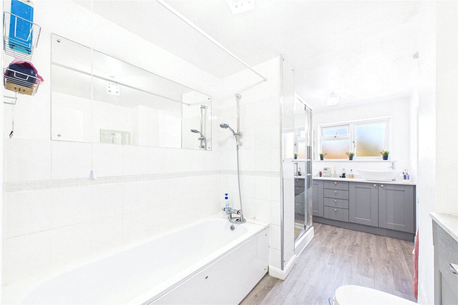 4 bedroom House to let in Calcot, Reading, Berkshire