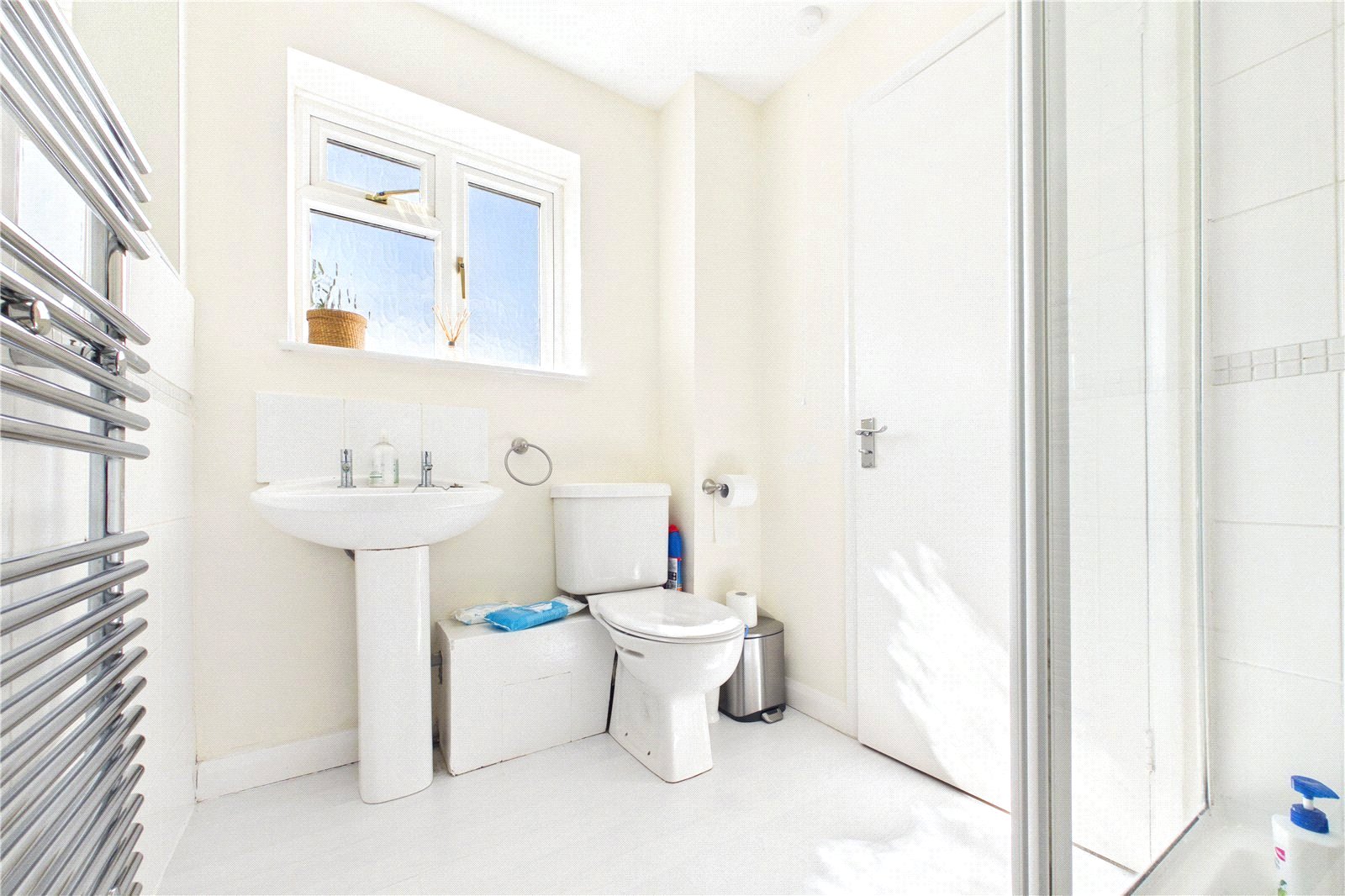 4 bedroom House to let in Calcot, Reading, Berkshire