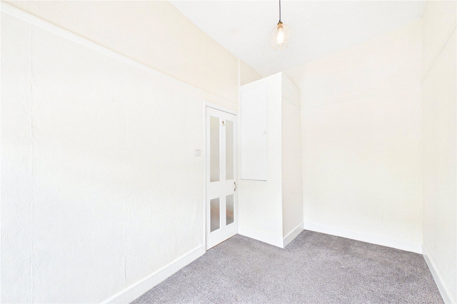 2 bedroom House to let in Bath Road, Woolhampton, Reading