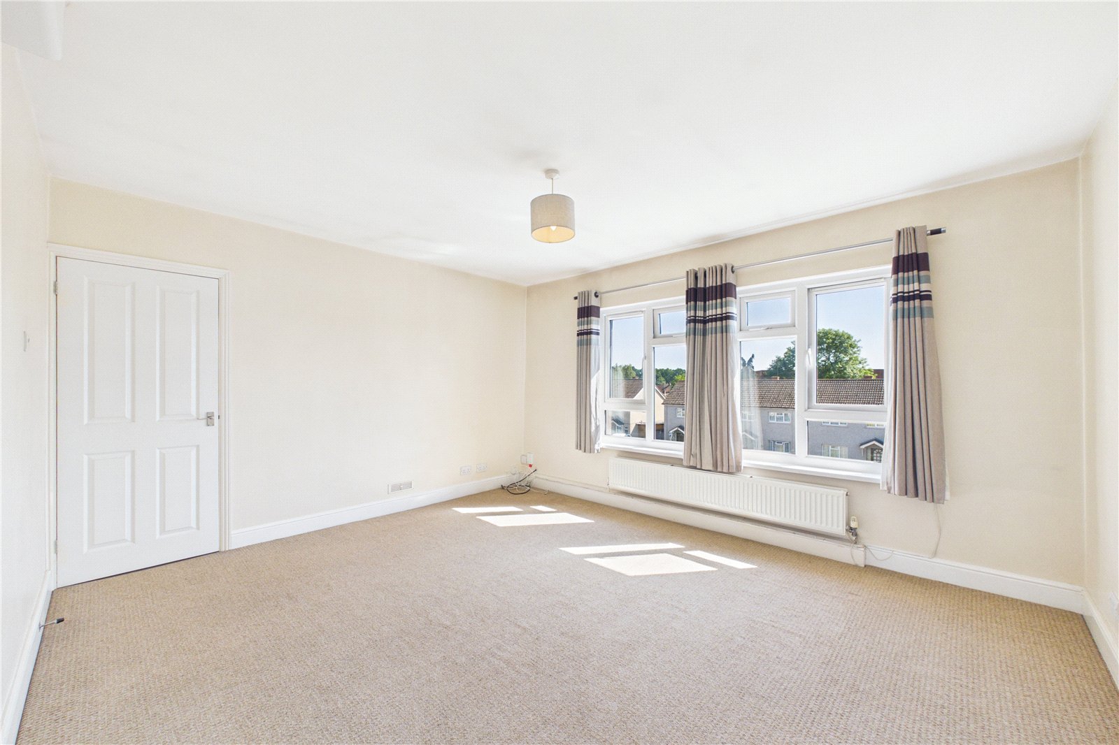 2 bedroom Flat to let in The Meadway, Tilehurst, Reading