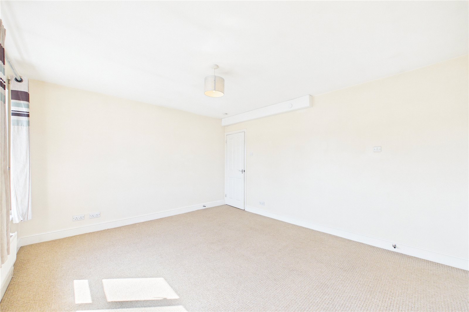 2 bedroom Flat to let in The Meadway, Tilehurst, Reading