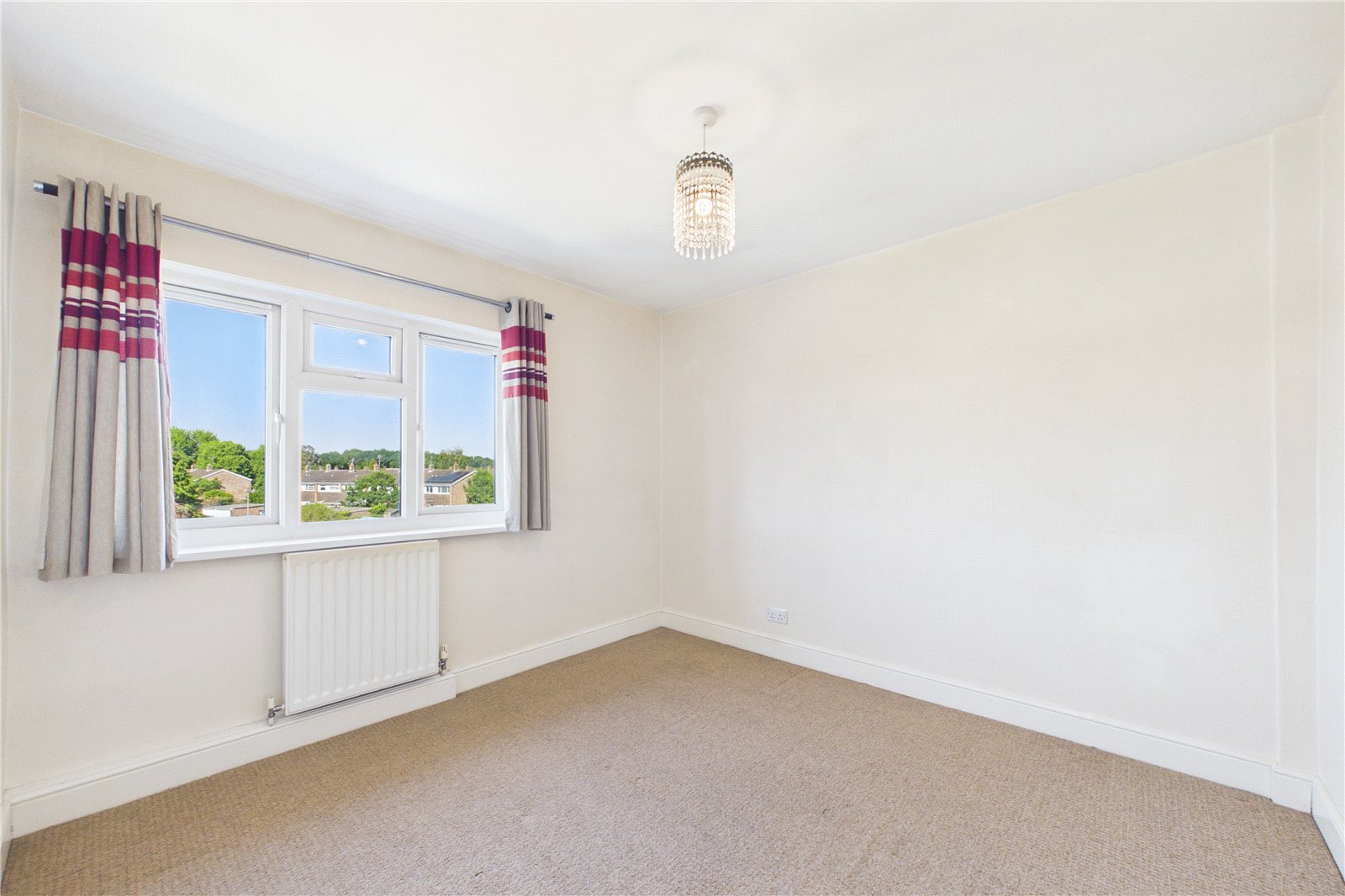 2 bedroom Flat to let in The Meadway, Tilehurst, Reading