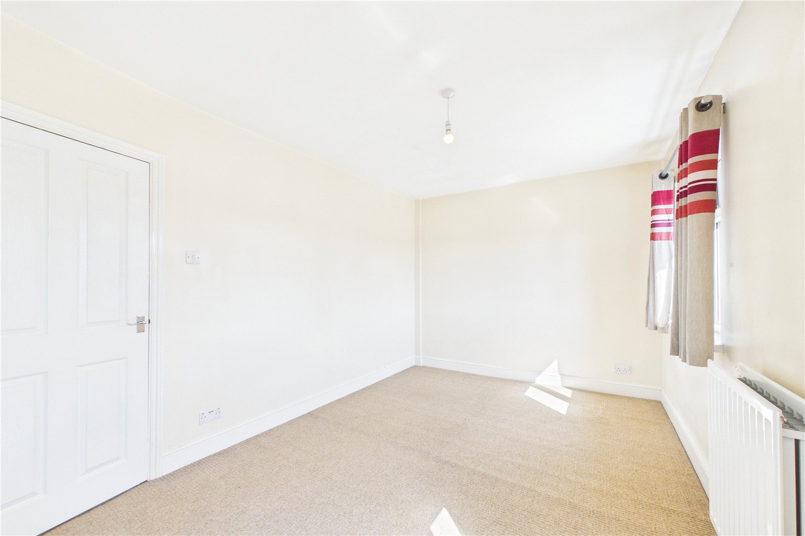 2 bedroom Flat to let in The Meadway, Tilehurst, Reading
