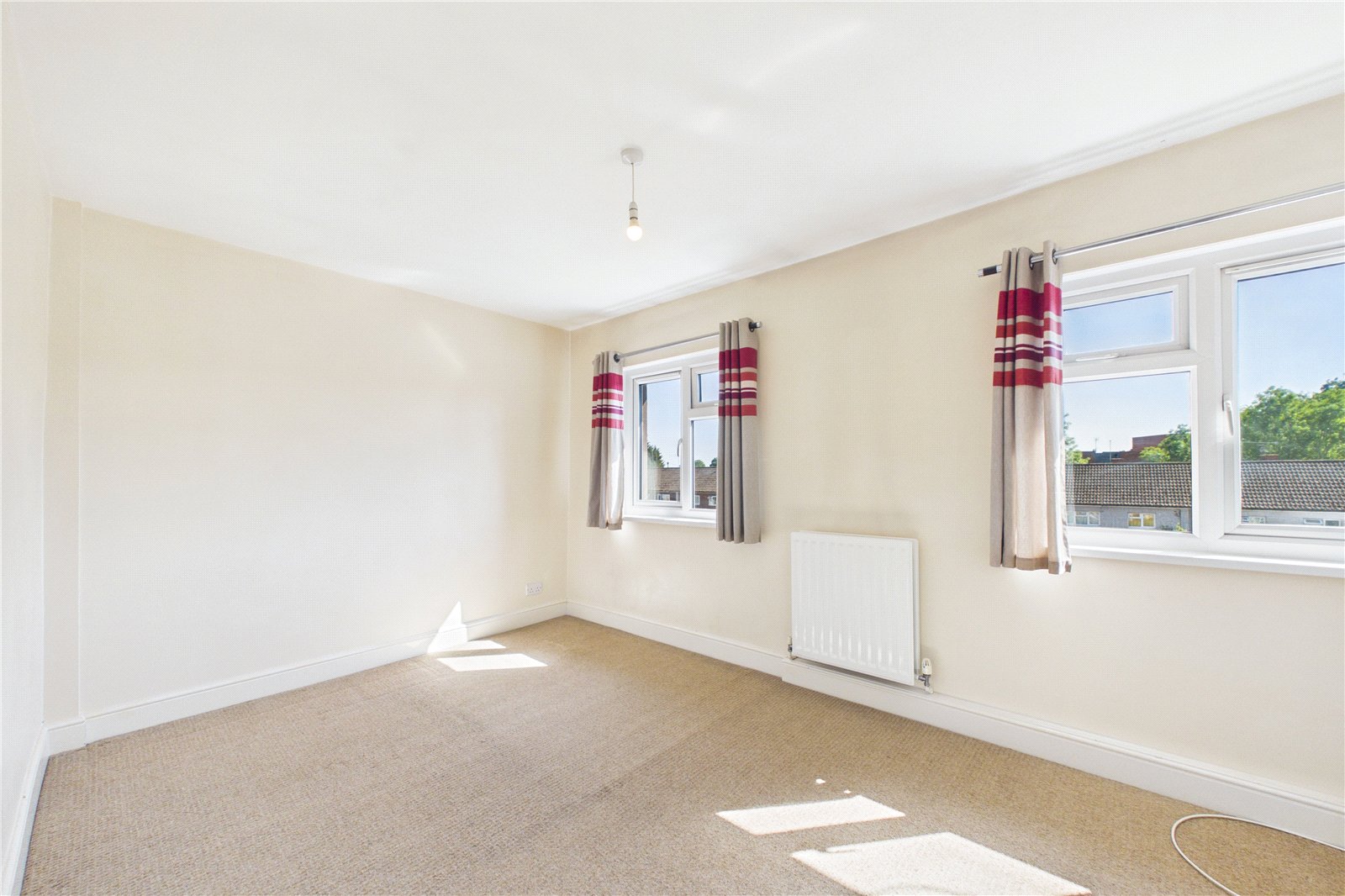 2 bedroom Flat to let in The Meadway, Tilehurst, Reading