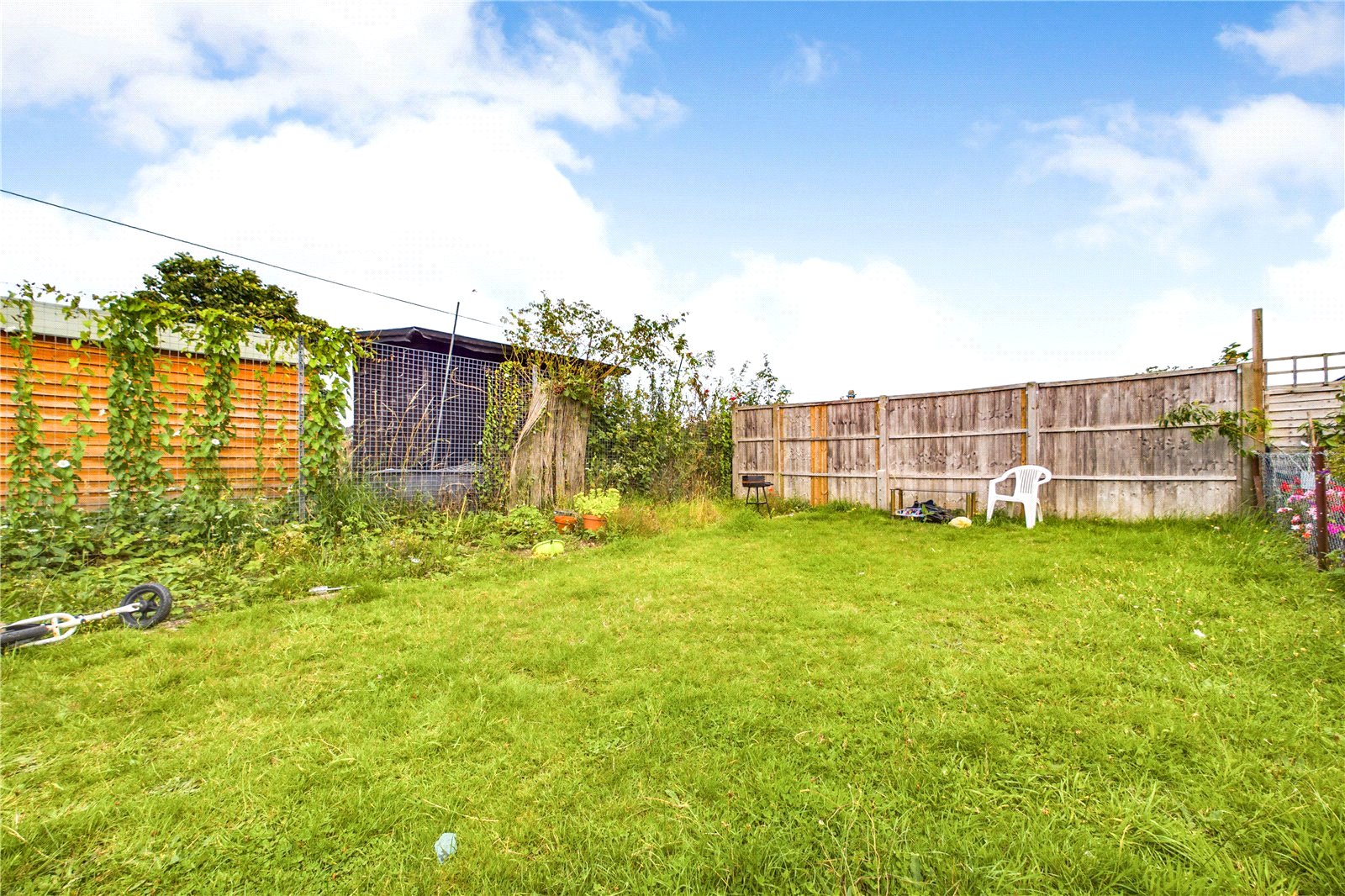 2 bedroom Flat to let in The Meadway, Tilehurst, Reading