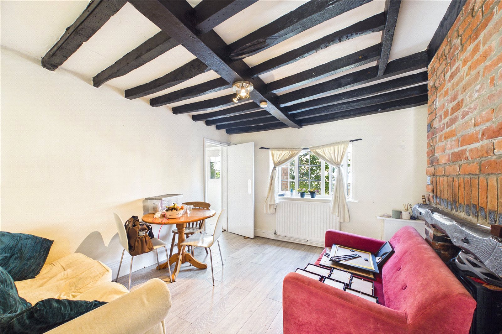 4 bedroom House to let in Newbury, Berkshire