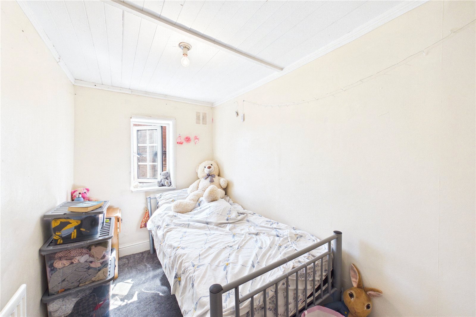4 bedroom House to let in Newbury, Berkshire