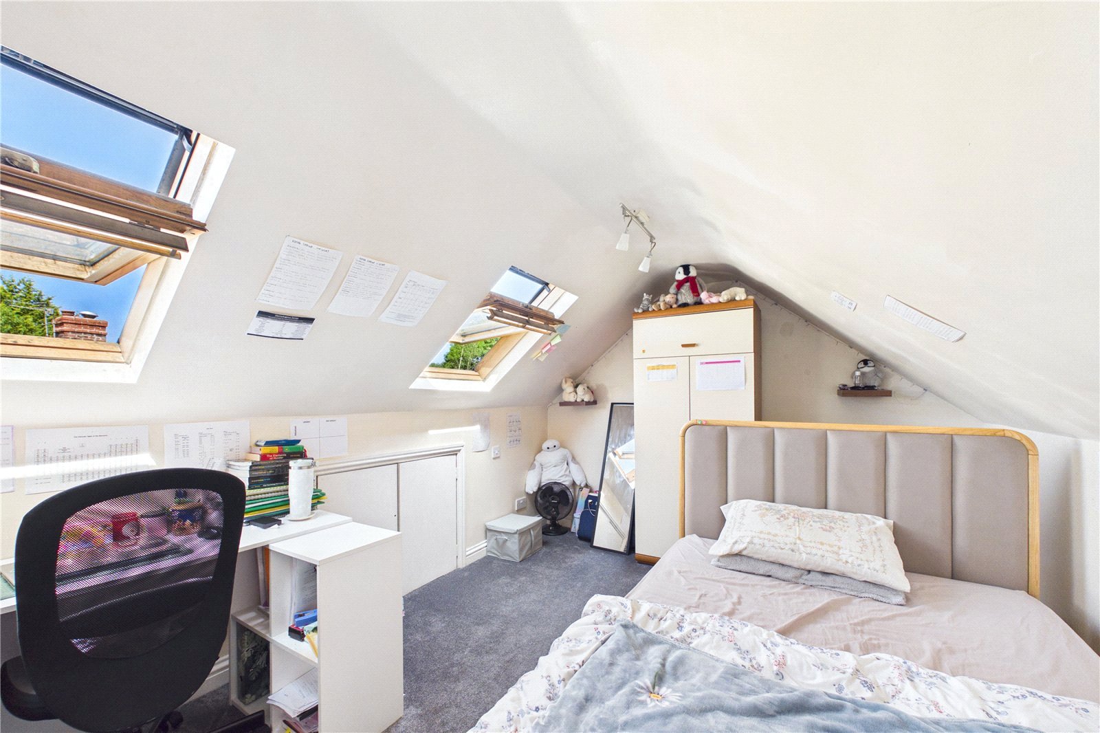 4 bedroom House to let in Newbury, Berkshire