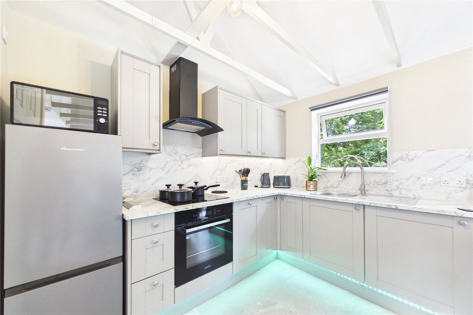 1 bedroom Flat to let in Clay Close, Tilehurst, Reading