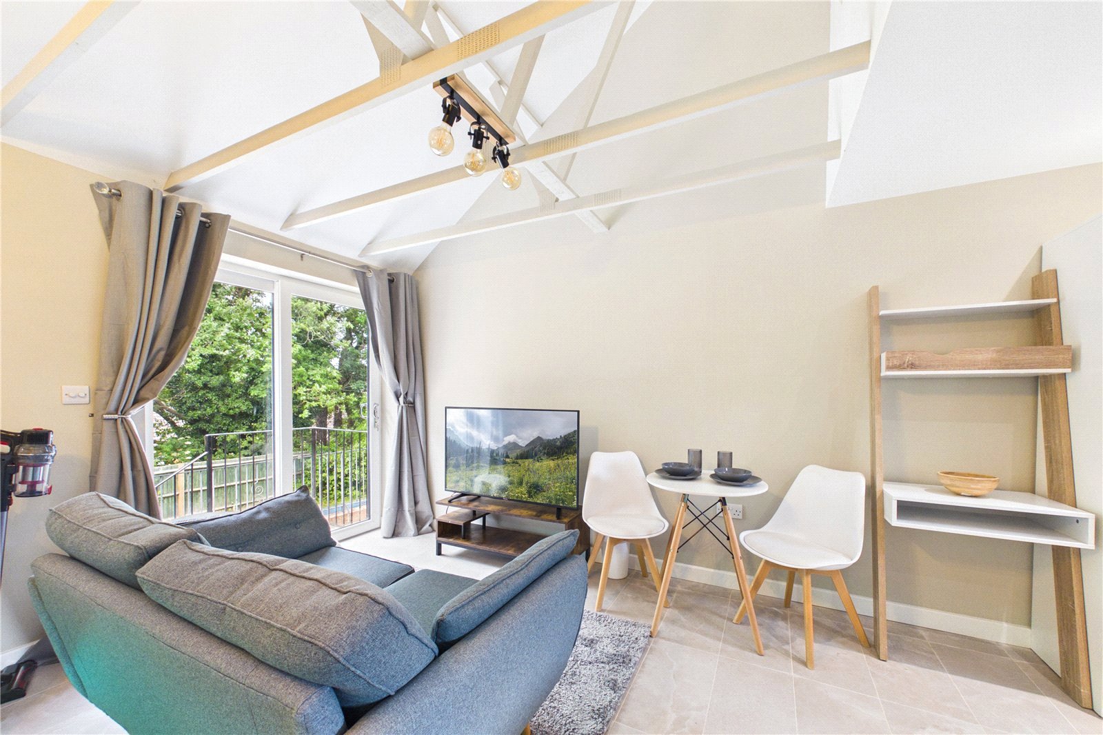 1 bedroom Flat to let in Clay Close, Tilehurst, Reading