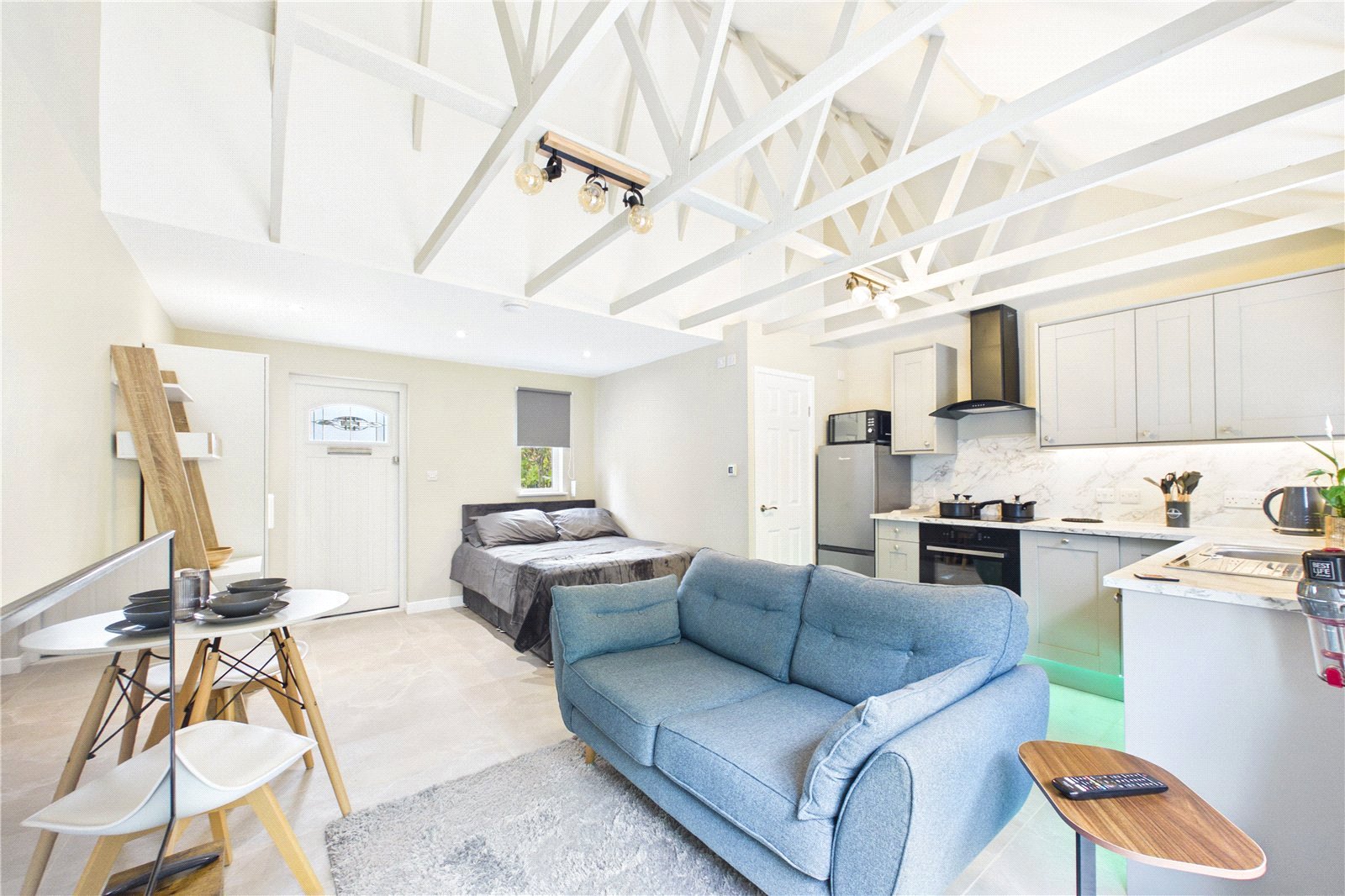 1 bedroom Flat to let in Clay Close, Tilehurst, Reading
