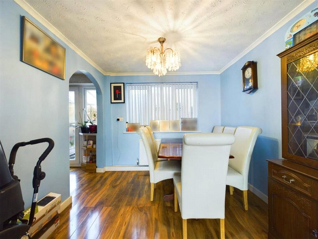 5 bedroom House to let in Reading, Berkshire