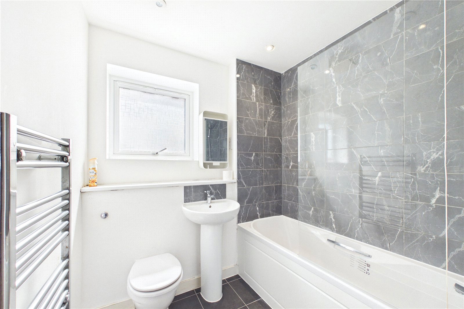 3 bedroom House to let in Tilehurst, Reading, Berkshire