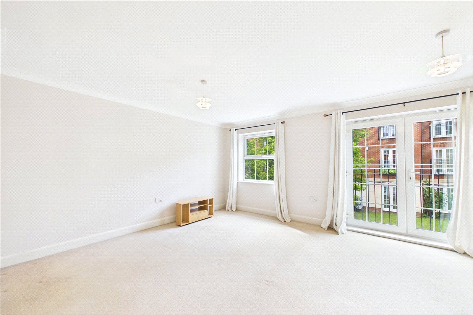 2 bedroom Flat to let in Newbury, Berkshire
