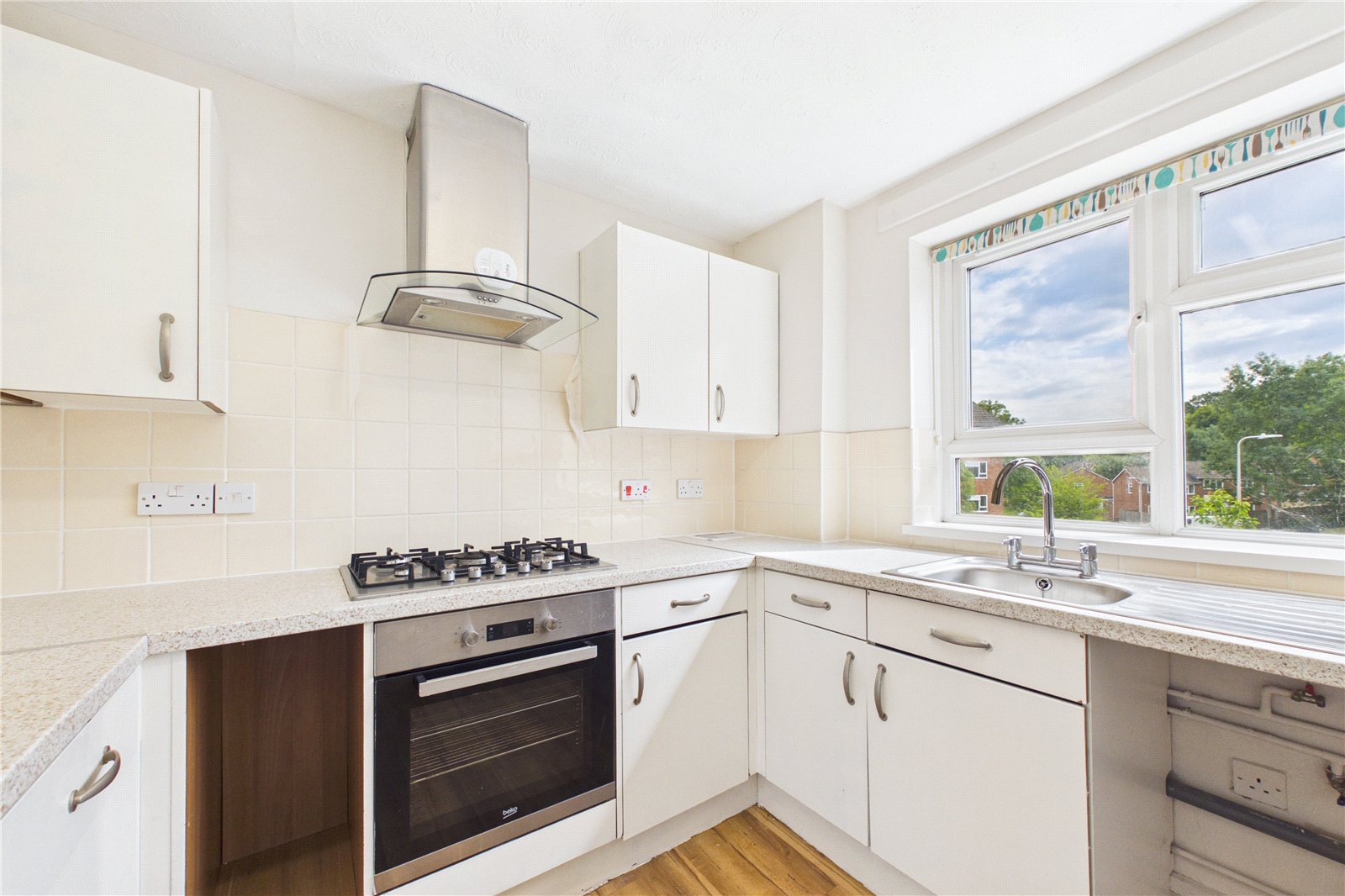 2 bedroom Flat to let in Burghfield Common, Reading, Berkshire