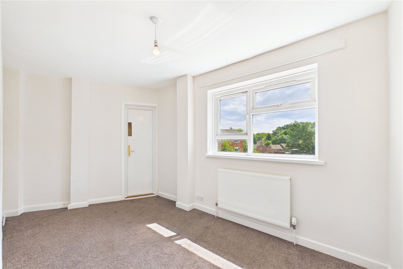 2 bedroom Flat to let in Burghfield Common, Reading, Berkshire