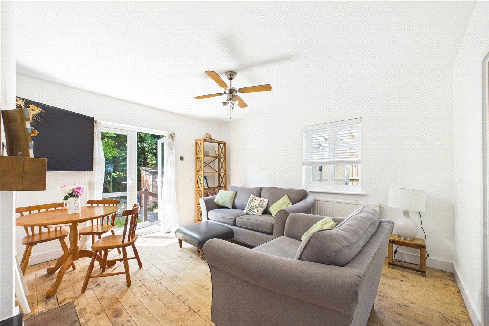3 bedroom Bungalow to let in Burghfield Common, Reading, Berkshire