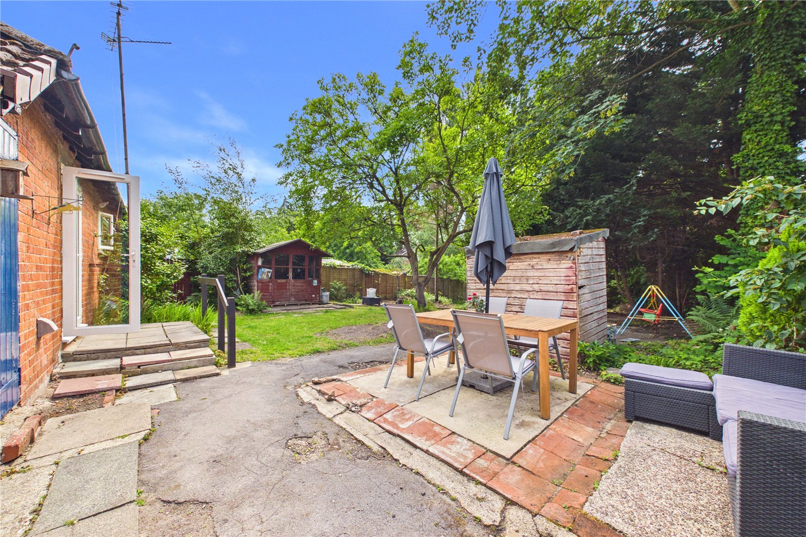 3 bedroom Bungalow to let in Burghfield Common, Reading, Berkshire