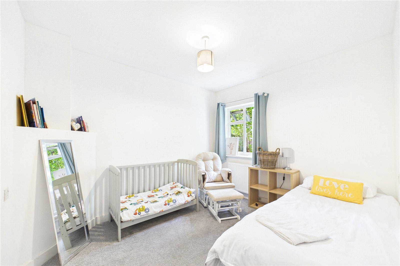 3 bedroom Bungalow to let in Burghfield Common, Reading, Berkshire