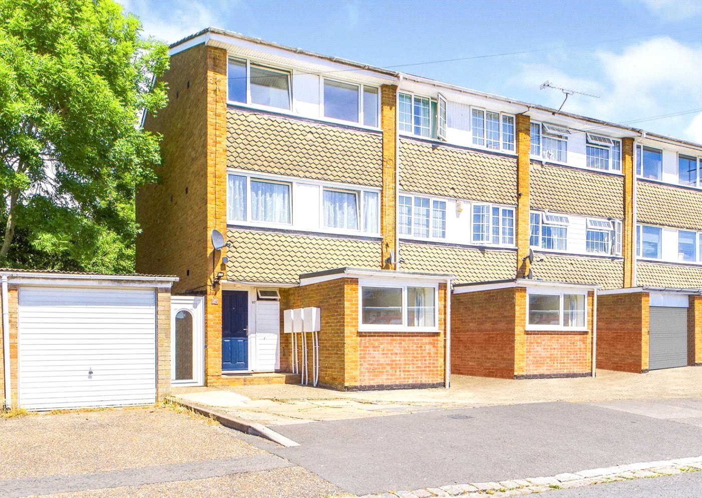 Elvaston Way, Tilehurst, Reading
