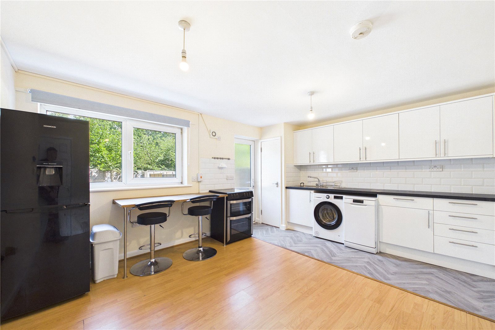 1 bedroom Flat to let in Elvaston Way, Tilehurst, Reading