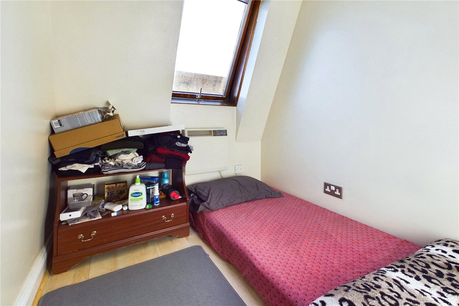 2 bedroom Flat to let in Newbury, Berkshire