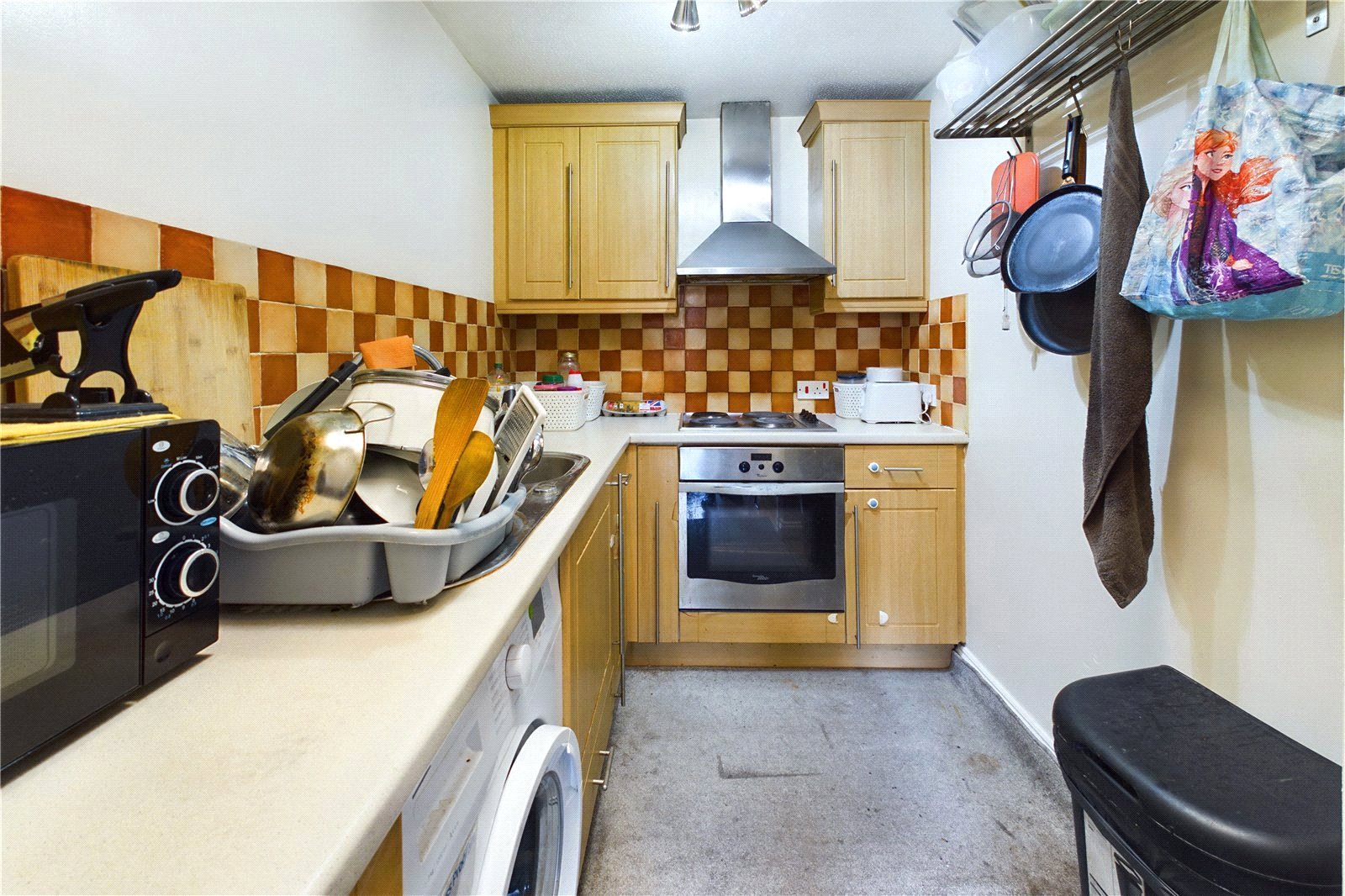 2 bedroom Flat to let in Newbury, Berkshire