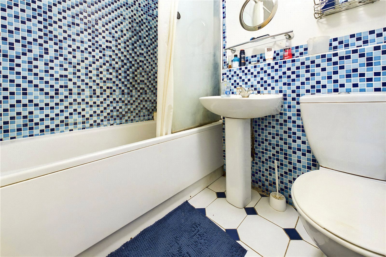 2 bedroom Flat to let in Newbury, Berkshire