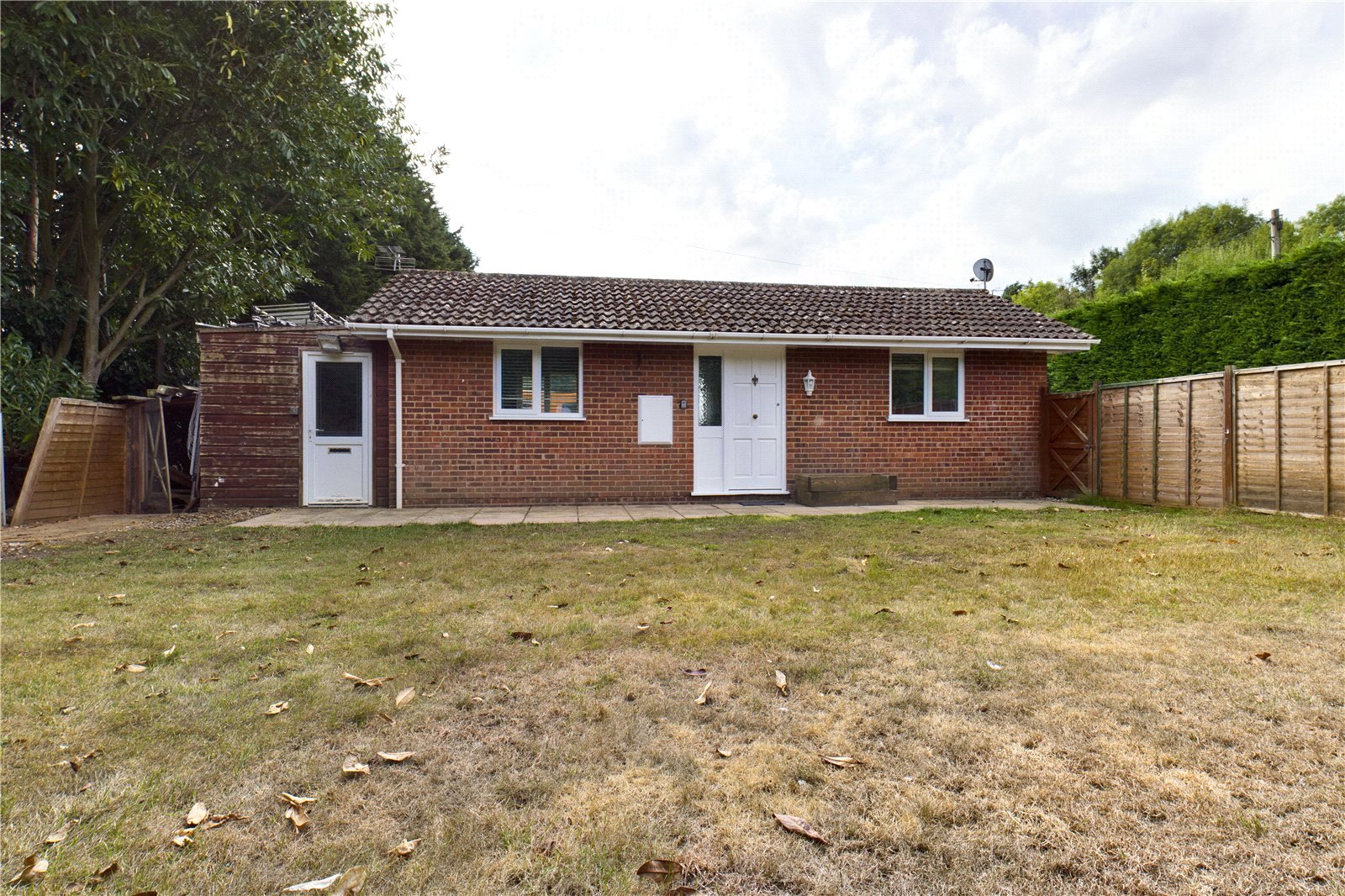0 bedroom Bungalow to let in Tidmarsh, Reading, Berkshire