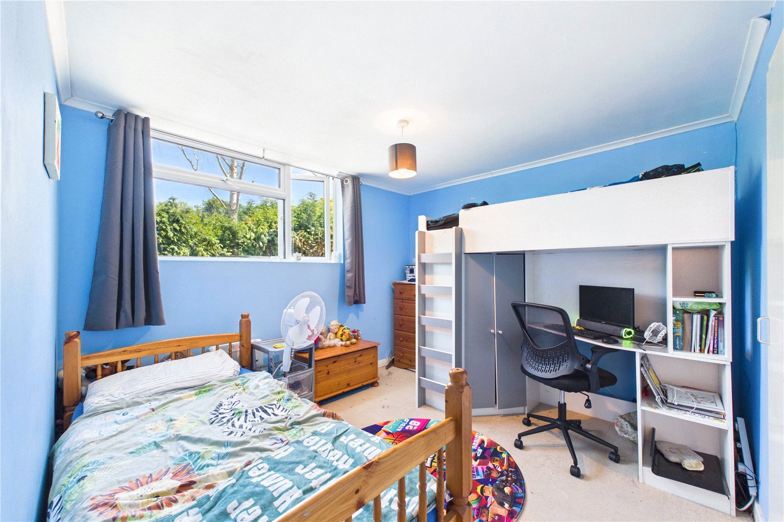 4 bedroom House to let in Burghfield Common, Reading, Berkshire