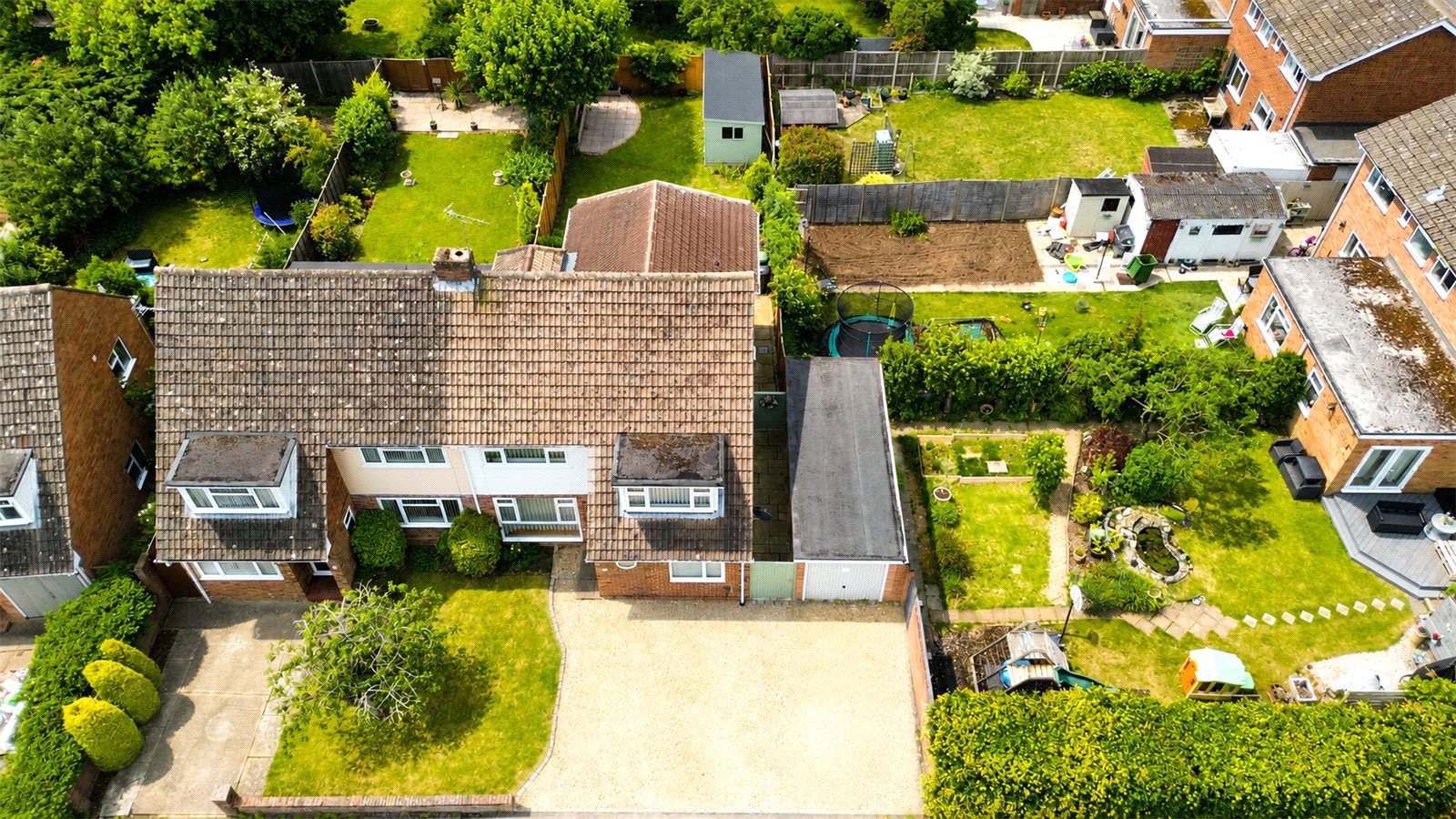 4 bedroom House to let in Tilehurst, Reading, Berkshire