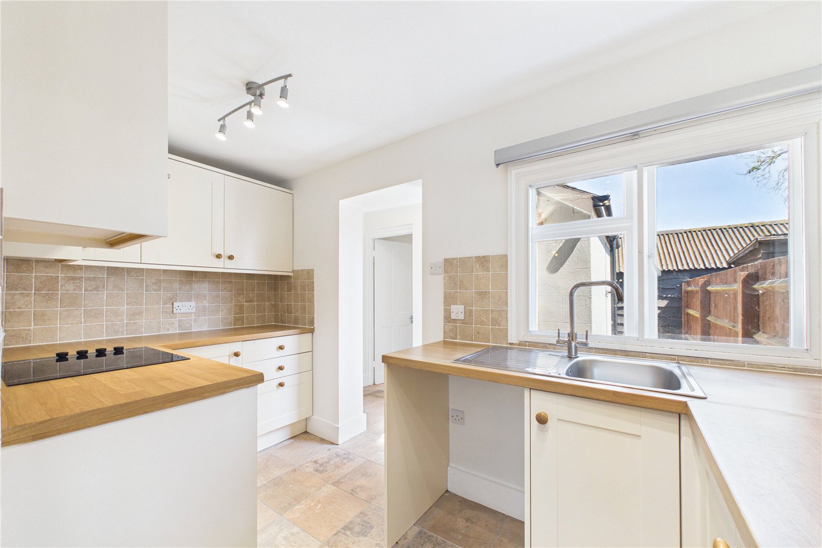 2 bedroom House to let in Sulhamstead, Reading, Berkshire